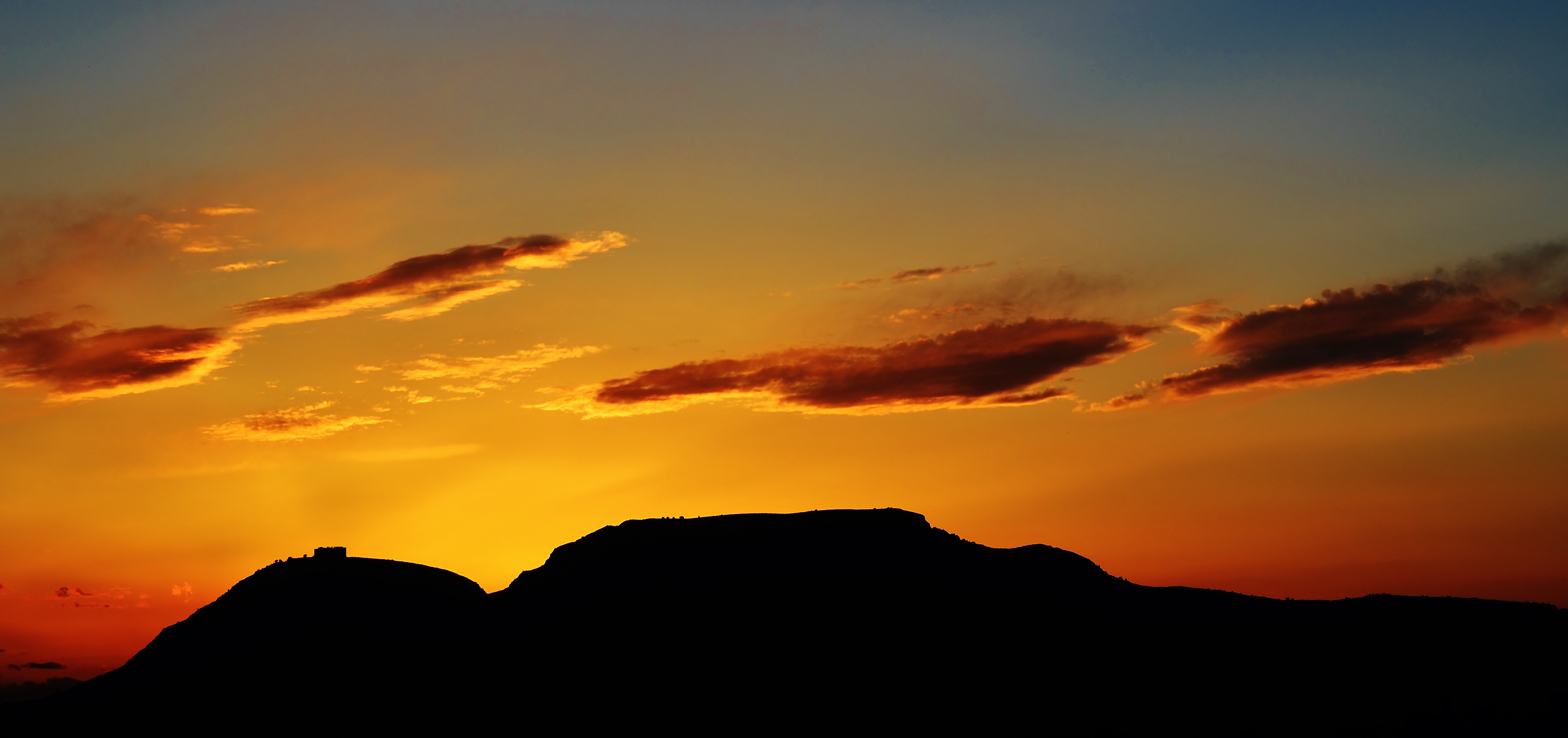 Sunset & Golden Hour: Disfruta de la puesta de sol en las Islas Medas